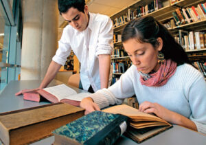 Logo Licenciatura en Letras 