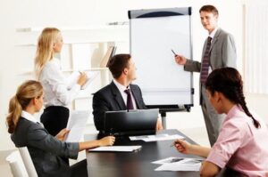 Logo Ingeniería en Recursos Humanos 