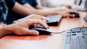 Logo Ingeniería en Computación e Informática 