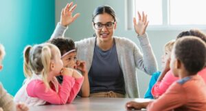 Logo Pedagogía en Educación Básica 